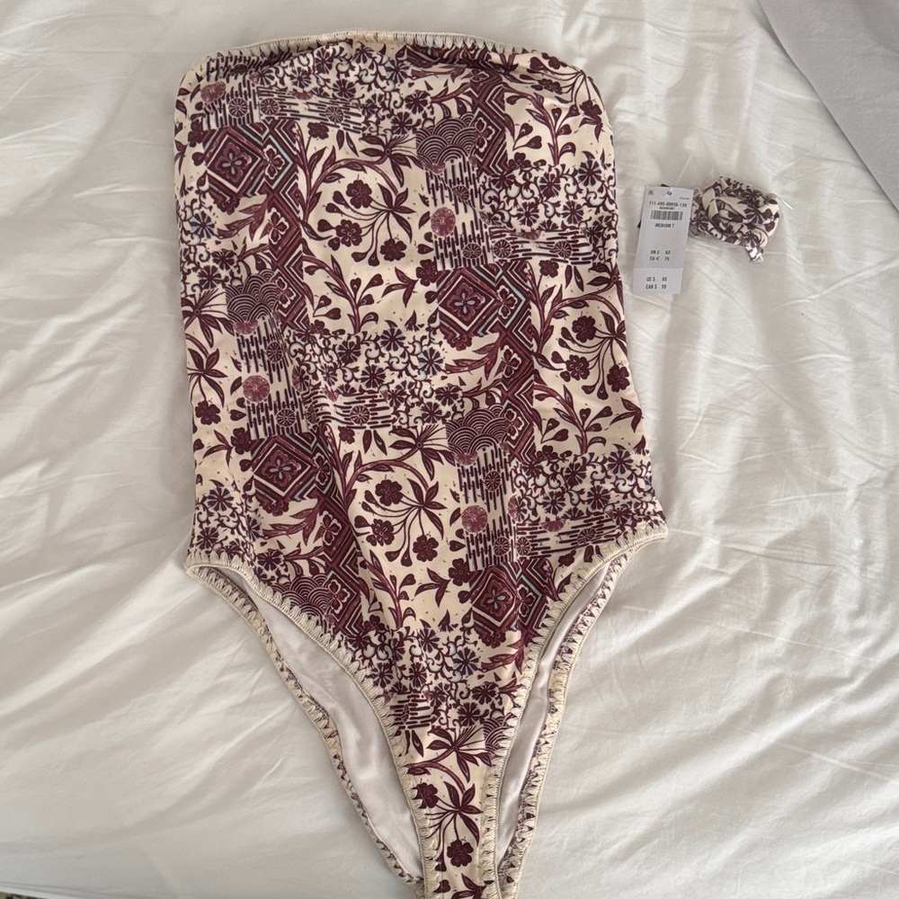 NWT! A&F marina one piece swim suit. Medium TALL